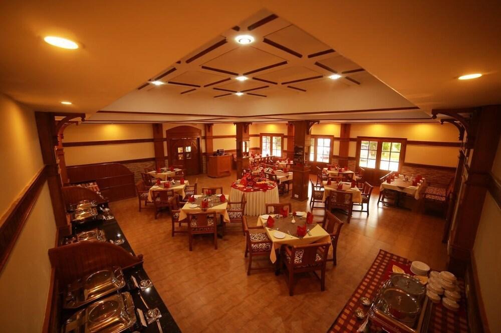 Quality Airport Hotels Nedumbassery Ngoại thất bức ảnh
