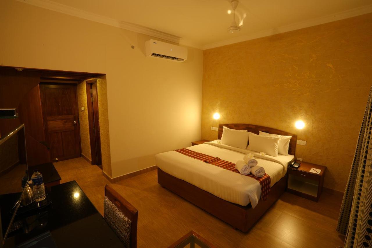 Quality Airport Hotels Nedumbassery Ngoại thất bức ảnh