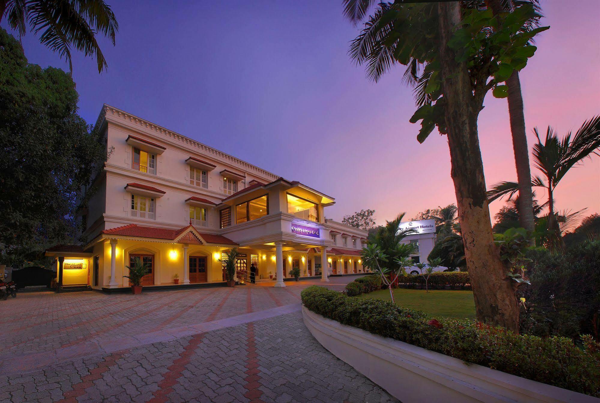 Quality Airport Hotels Nedumbassery Ngoại thất bức ảnh