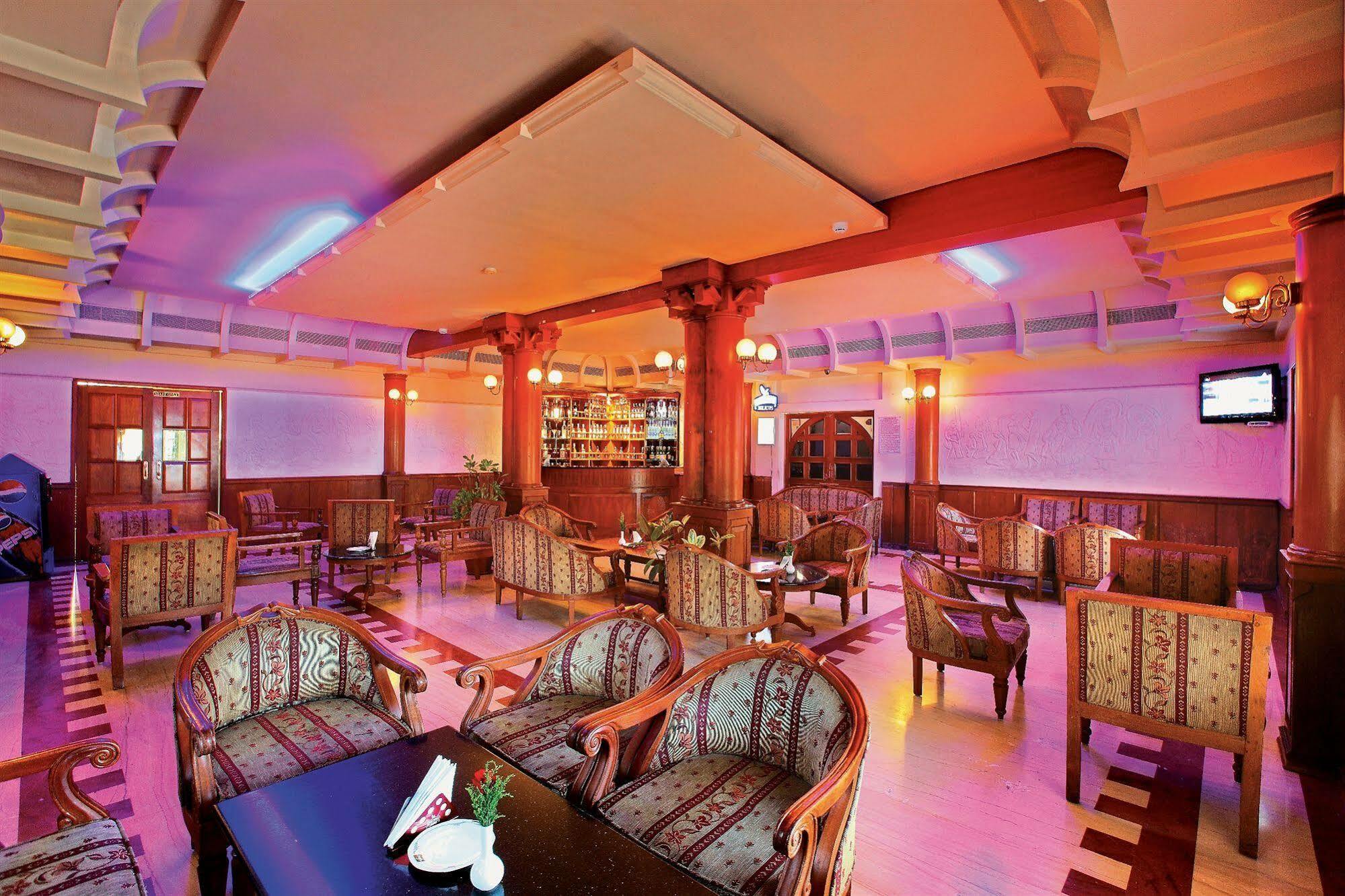 Quality Airport Hotels Nedumbassery Ngoại thất bức ảnh